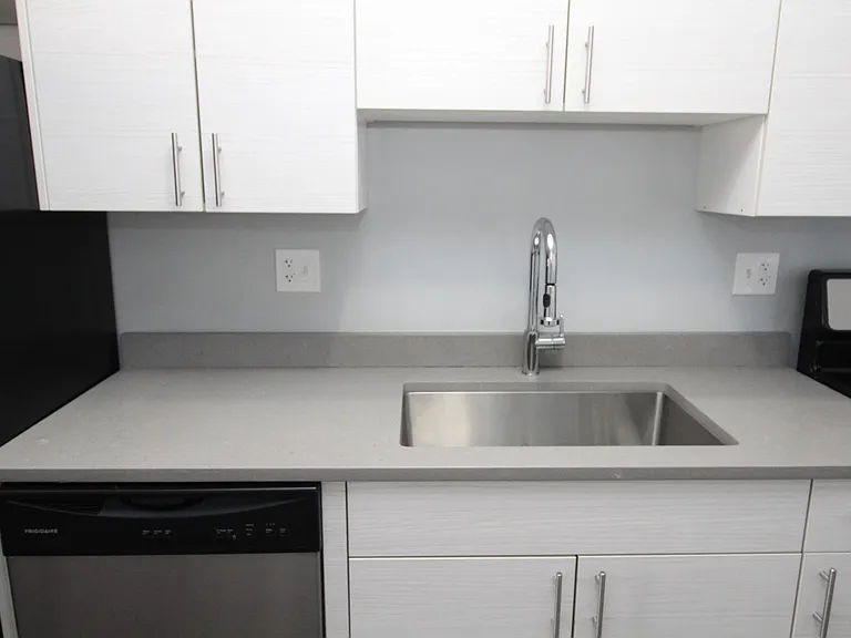 2128 N Sawyer Ave #2E — Photo 3