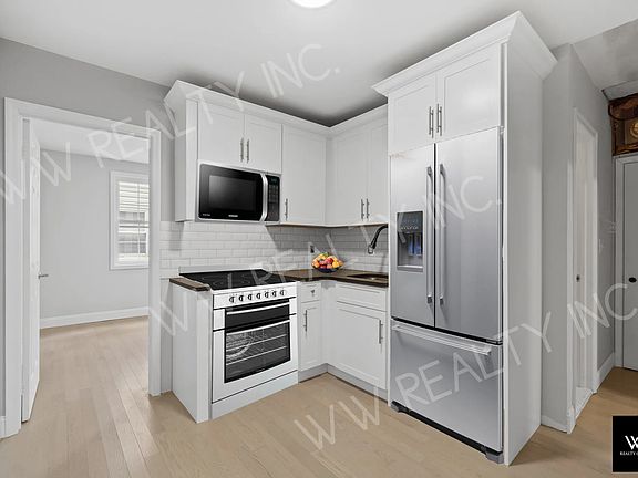 2nd image of 3253B Barkley Ave #W