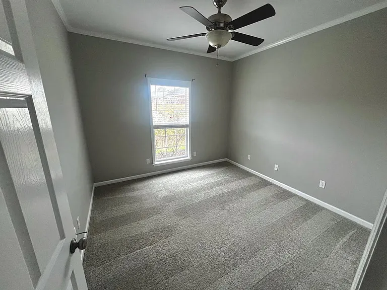 111 Remington Dr — Photo 21