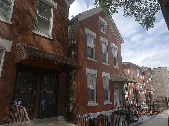 2nd image of 3722 S Hermitage Ave