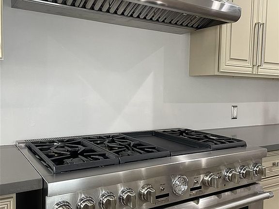 5th image of 225 W Caldwood Dr
