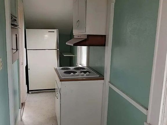 2nd image of 1493 1/2 W 11th Ave