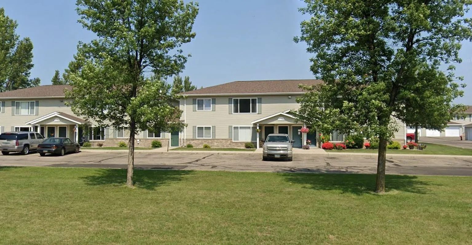Dakota's Edge Townhomes — Photo 1