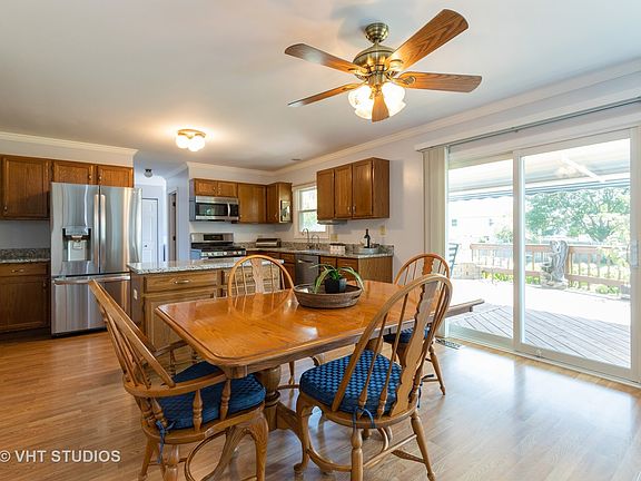 5th image of 215 Pheasant Meadow Ct