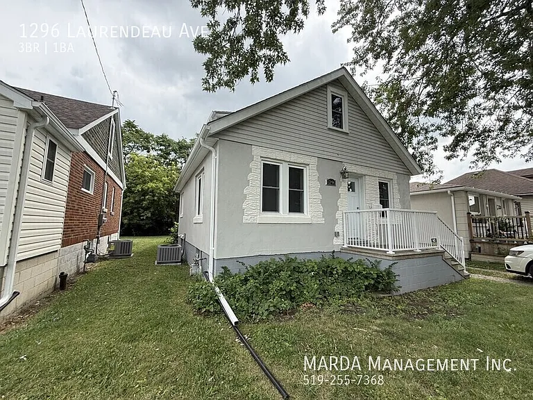 1296 Laurendeau Ave — Photo 56