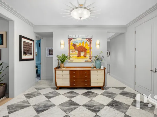 733 Park Avenue image 17 of 27