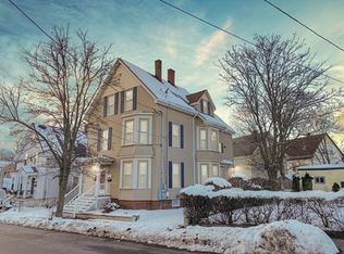 54 Columbia St APT 2, Swampscott, MA 01907