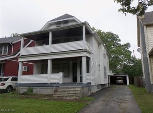 894 Helmsdale Rd, Cleveland Heights, OH 44112