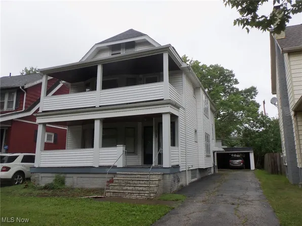 894 Helmsdale Rd, Cleveland Heights, OH 44112