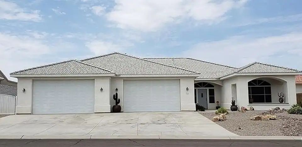 1st image of 311 Park Lake Dr