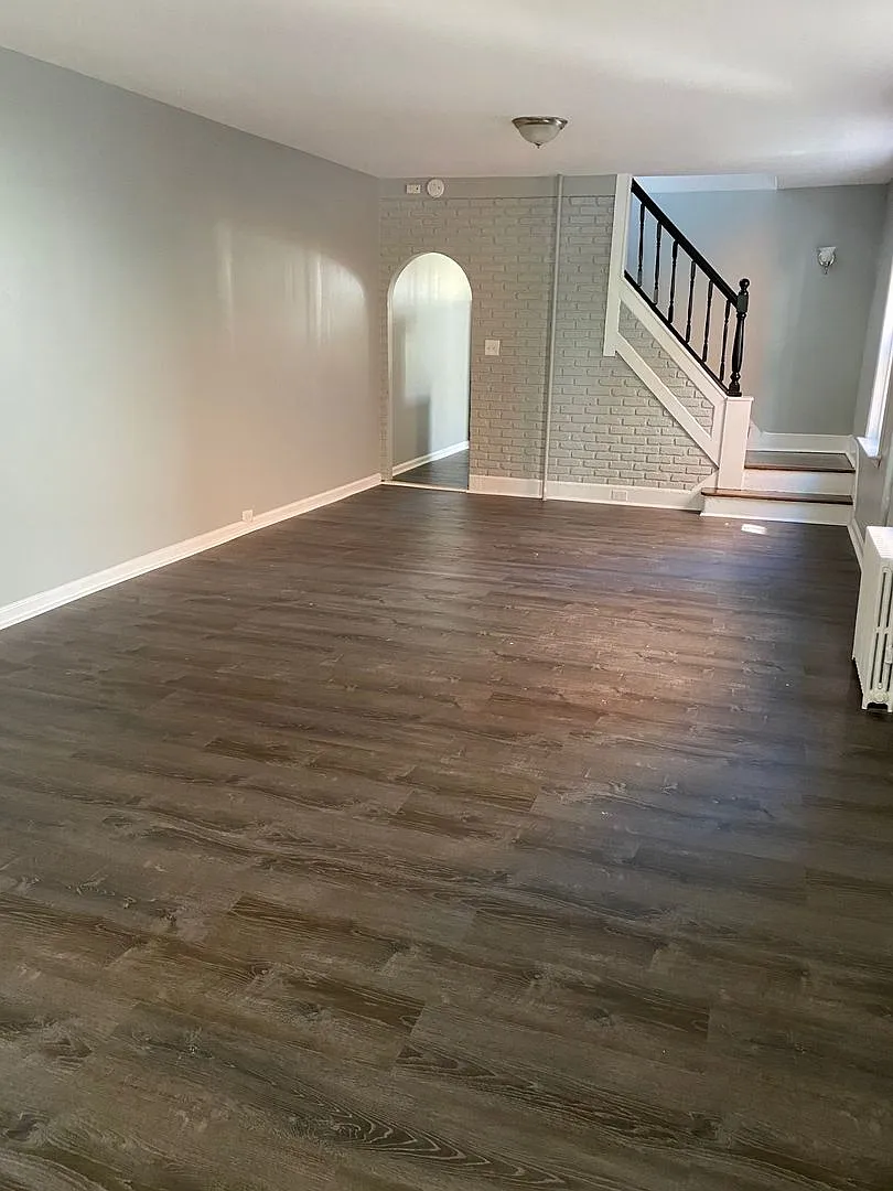Updated 3 Bedroom House — Photo 3