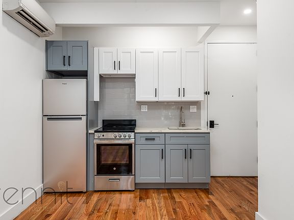 4th image of 294 Schaffer St #2F
