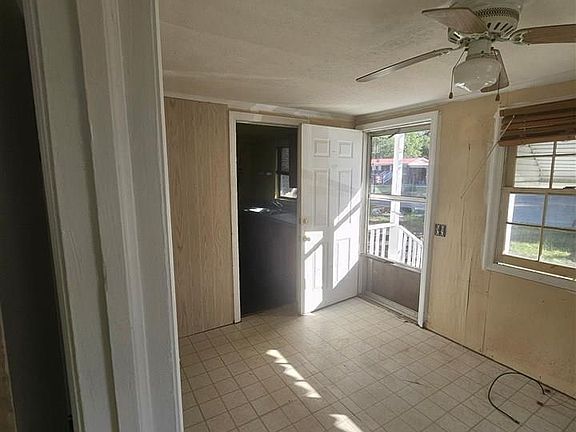 2nd image of 1104 W 12th Ave