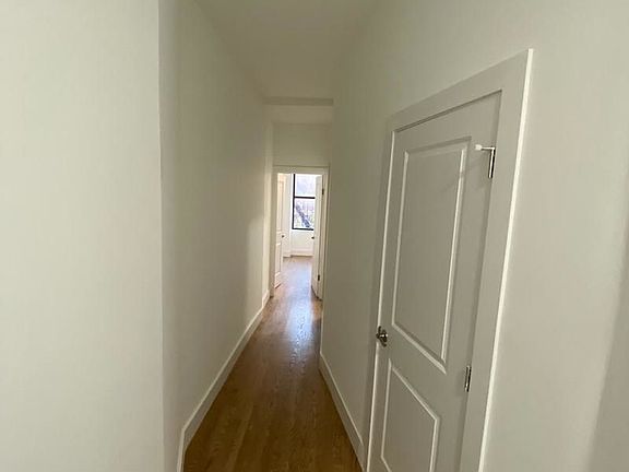 4th image of 310 E 93rd St #4E1
