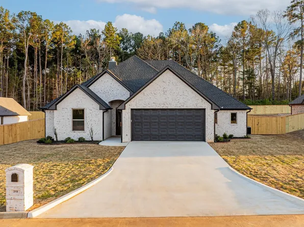 319 Saddle Brook Dr, Hallsville, TX 75650