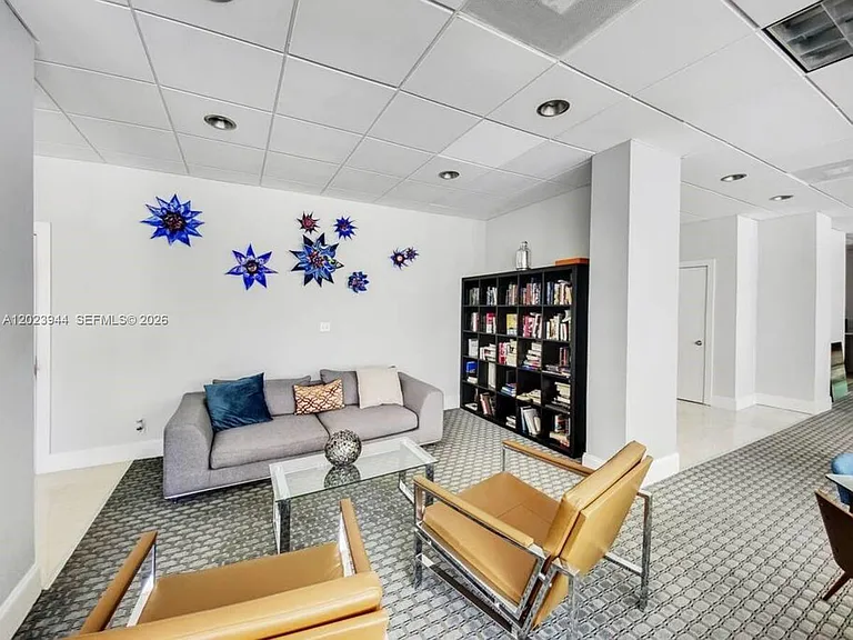 209 N Fort Lauderdale Beach Blvd #5B — Photo 4