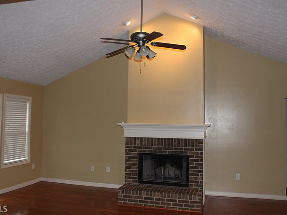 2nd image of 32 Cabaniss Farms Dr