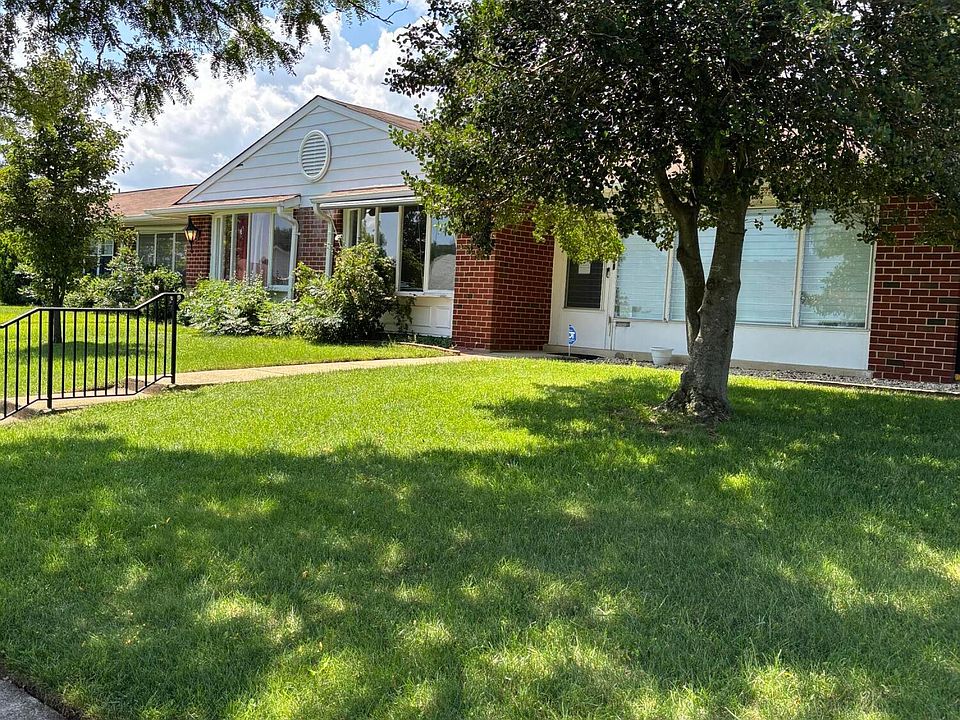 1st image of 1023D Shetland Drive