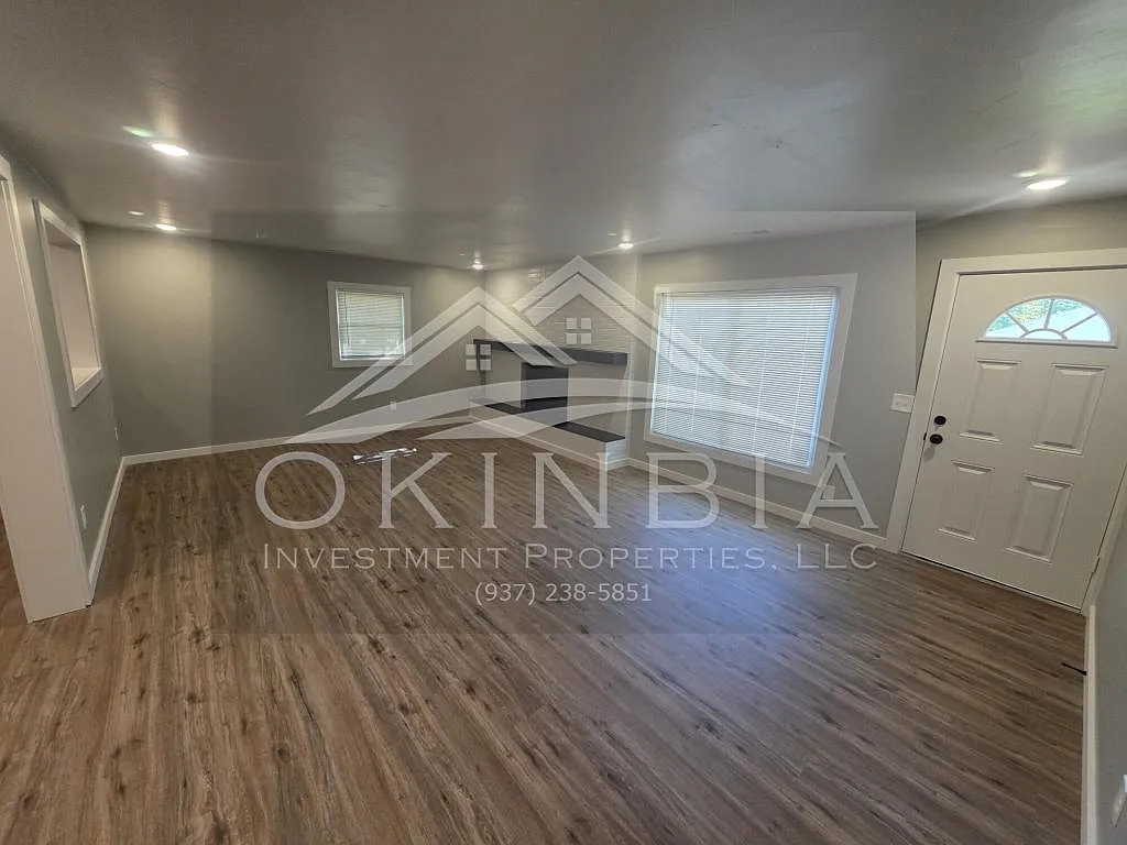 3692 Parkfield Dr — Photo 4