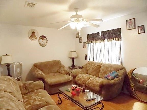 2nd image of 3623 Meadowdale Dr