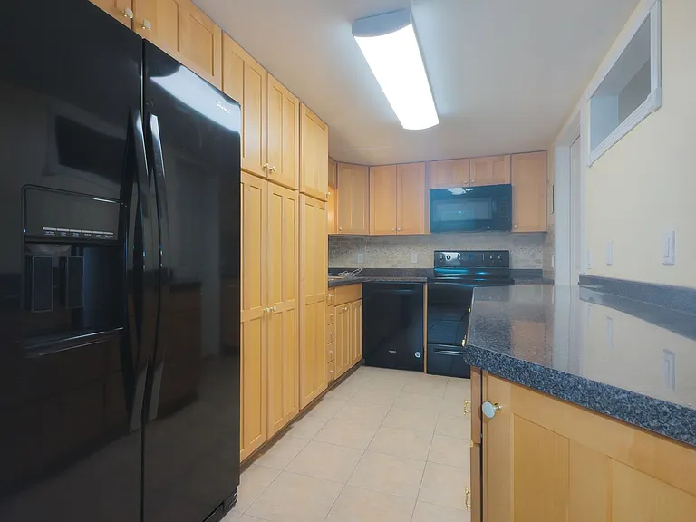 207 5th Ave SW #205 — Photo 3