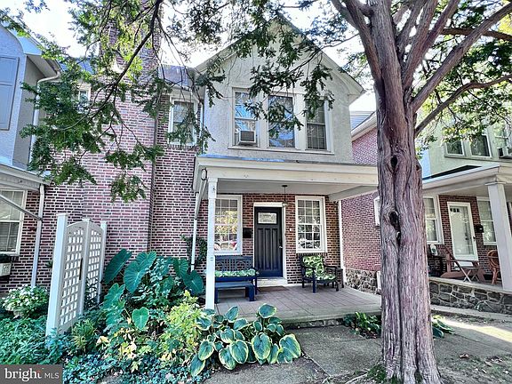 2nd image of 1126 N Bancroft Pkwy