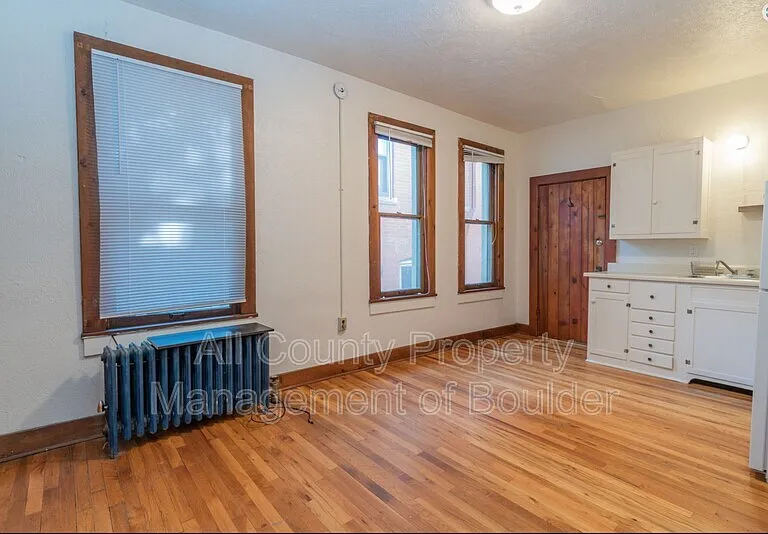 2408 8th St #8 — Photo 2