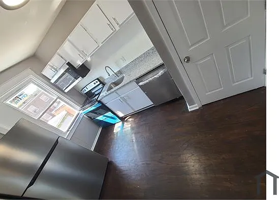 2 bed, 1000 sqft, $1,600 — Photo 4