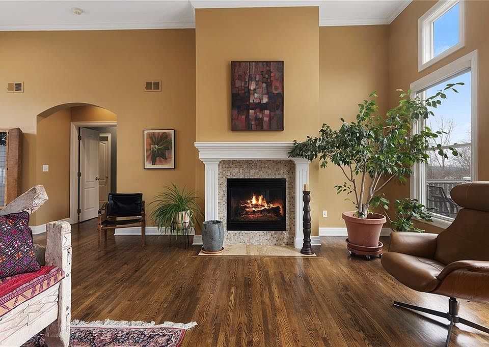 5701 NE Coral Dr, Lees Summit, MO 64064 | Zillow