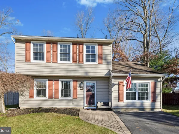 19 Horseshoe Ct, Atco, NJ 08004