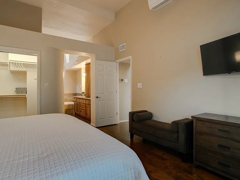 10916 Academy Ridge Rd NE — Photo 16