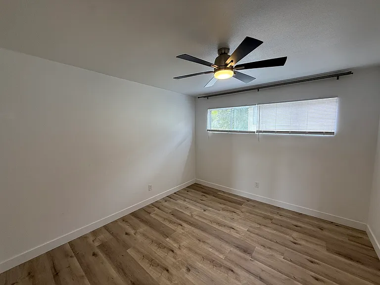 74 N Laurel St #78 — Photo 9