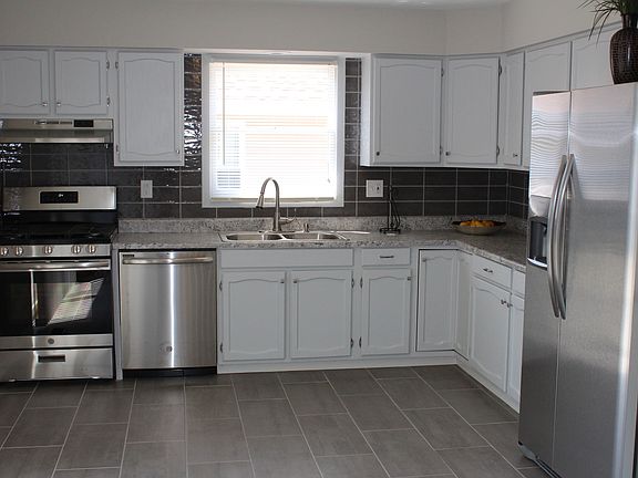4th image of 38305 N North Shore Ave