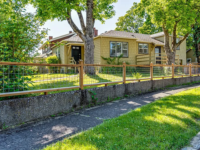 92 W 17th Ave — Photo 1
