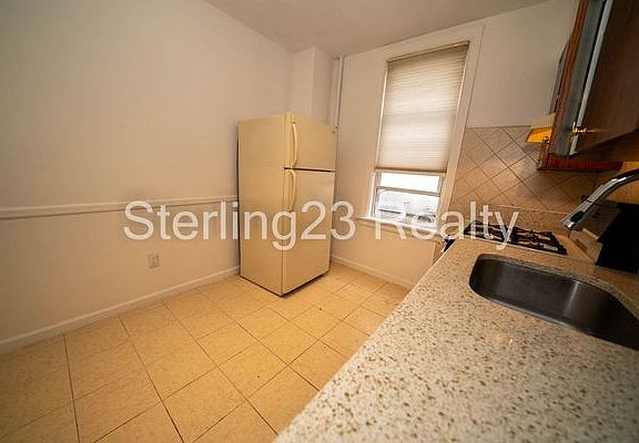 5th image of 24-11 29th St #1L