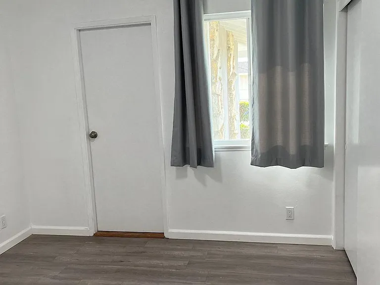 832 Penarth Ave — Photo 10