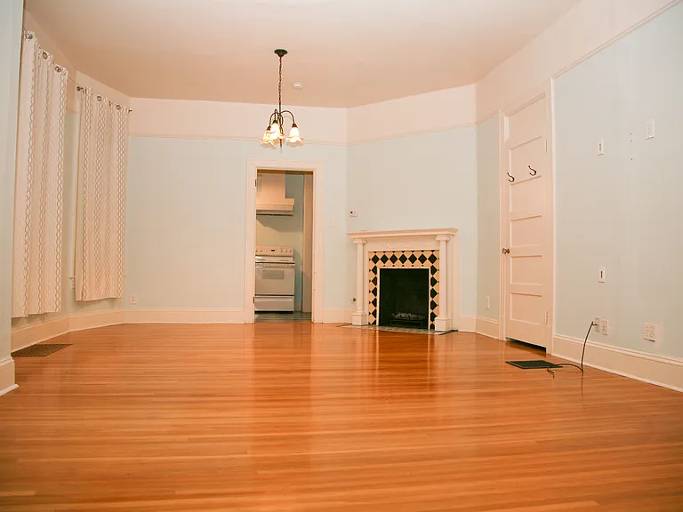 1923 SE Ash St — Photo 12