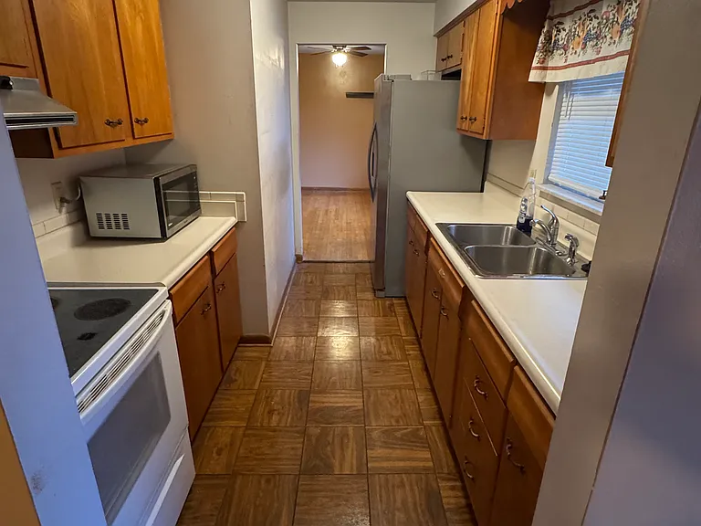 1420 Cloverfield Ave — Photo 8