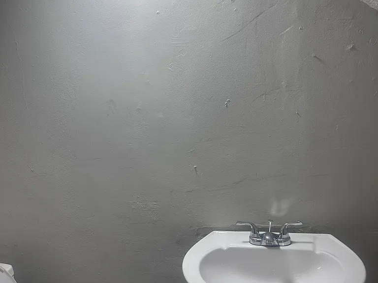 700 Belmont Ave #4 — Photo 9