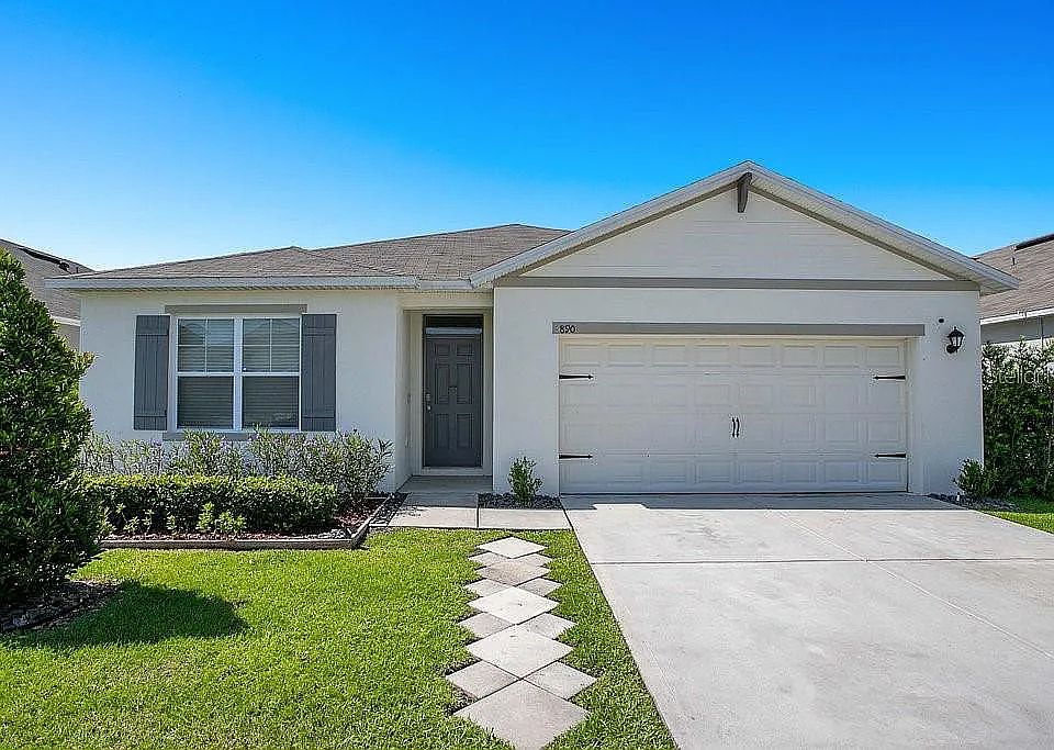 1st image of 890 Killarney Ln