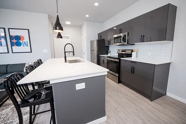2 bed, 750 sqft, $1,950 — Photo 3