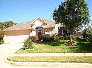 1706 Pine Hills Ln, Corinth, TX 76210