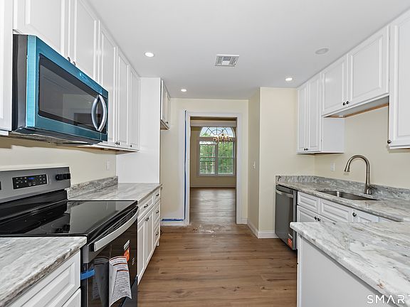 4th image of 160 Browning Road