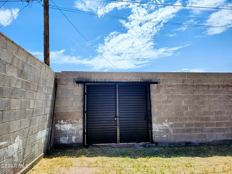 618 N Estrella St — Photo 34