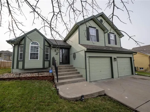 907 NW 112th Ter, Kansas City, MO 64155