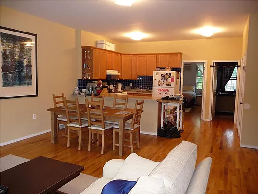 Rented by Space Marketing Shop | media 54