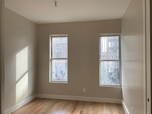 5th image of 56 Grattan St #3R