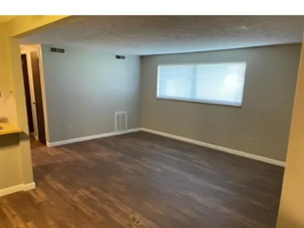 2 Glen Hollin Dr Unit B, Wheeling, WV 26003