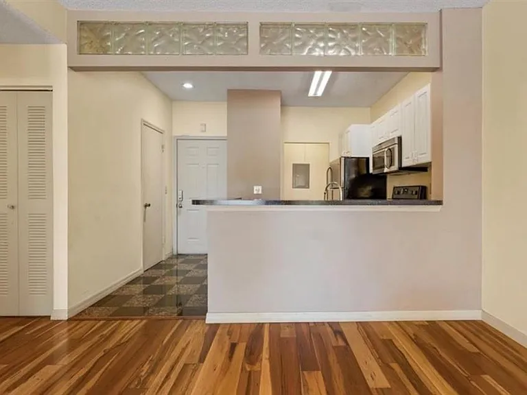 4107 Chatham Oak Ct #326 — Photo 5