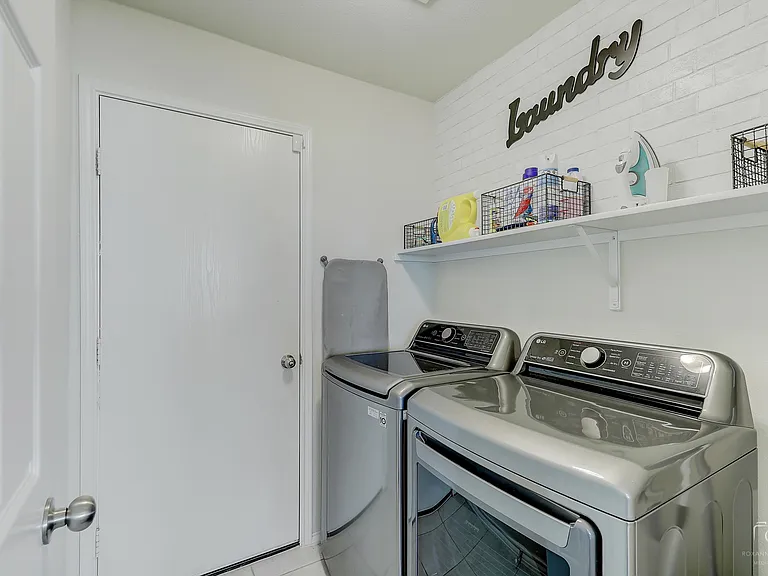2207 Heaton St — Photo 17